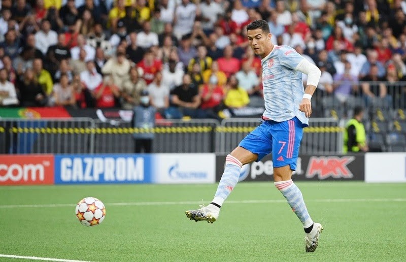 bóng đá đêm khuya